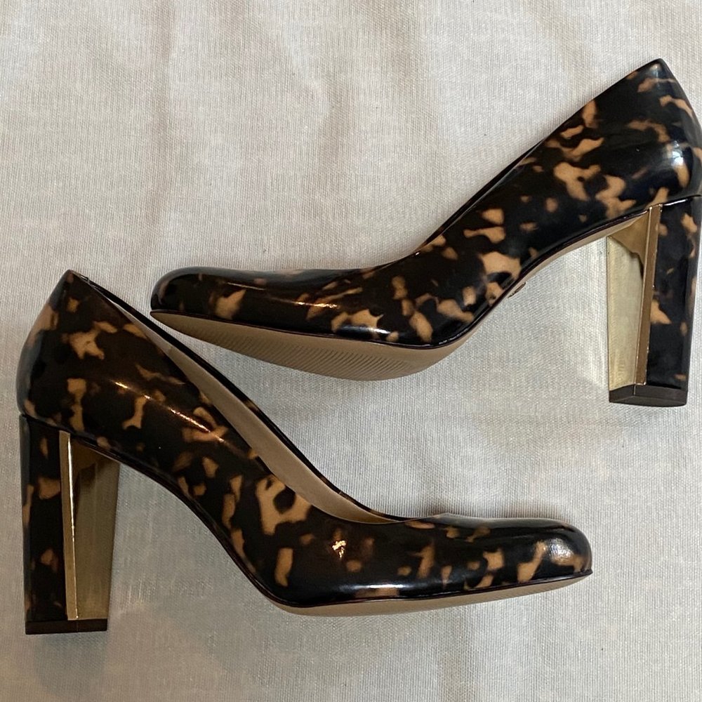 Ann Taylor Tortoiseshell Print Patent Leather Pump